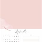 Kalender für September mit Daten und Platz für Notizen, blassrosa Design.