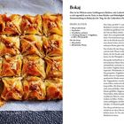 "Bokaj" ist der Titel. Ein Rezept mit Cashewkern-Füllung, Zutaten: 300g Cashewkerne, 50g Zucker, 225g Butter, Filoteig.