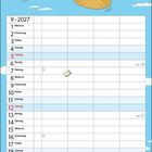 September 2027 Kalender. Illustration: Ein Elefant und ein Hase fliegen in einem bunten Heißluftballon durch den Himmel.