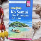 Reiseführer: "Ko Samui, Ko Phangan, Ko Tao". Bild zeigt tropische Insel, Muscheln und Schmuck am Strand.