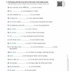 Übung zu einfachen Gegenwart mit Lücken zum Ausfüllen, Beispiel: "Sarah wakes up" (to wake up).