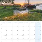 Kalender für September 2027, Usedom. Weltkindertag und Herbstanfang sind markiert. Naturhafen mit Segelbooten bei Sonnenuntergang.