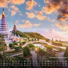 Kalender mit Datum. Doi Inthanon Nationalpark, Chang Mai. Zwei Pagoden vor malerischer Berglandschaft und bunten Gärten.