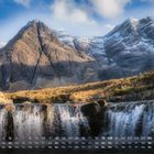 Kalender mit Tagen und Wochen im September, Text "Fairy Pools 9". Im Hintergrund beeindruckende Berglandschaft mit Wasserfall.