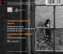 CHARLES-VALENTIN ALKAN, Schaghajegh Nosrati Piano. Eine Frau in einem schwarzen Kleid steht nachdenklich an einer Ziegelwand.