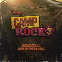"Disney Camp Rock 3 Original Soundtrack" auf einer dunkelbraunen Lederjacke.