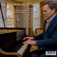 "**The Elastic Heart of Youth:** 11 Musikstücke, darunter Werke von Jean Sibelius, Leoš Janáček und Claude Debussy. Person am Klavier."