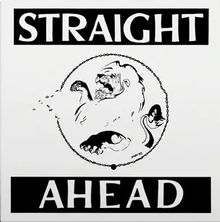 Text: "STRAIGHT AHEAD". Illustration eines brüllenden Löwen, der mit einer Kette umrahmt ist.