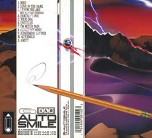 Songs und "AUTO SMILE". Ein Bleistift, Berge im Hintergrund, mit surrealen Elementen und Blitz.