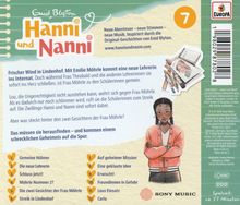 Hanni und Nanni; Kapitel: 1. Gemeine Hühner, 2. Die neue Lehrerin, 3. Schluss jetzt!, bis 13. Carla; Frau Möhrle mit Geheimnis.