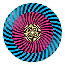Keine Texte zu erwähnen. Farbige Spiralmuster in Blau, Pink und Gelb strahlen von der Mitte aus in einem kreisförmigen Design.