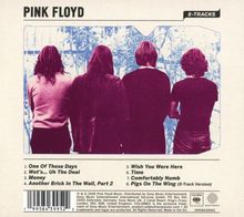 "Pink Floyd 8-Tracks" steht oben. Liedtitel wie "One Of These Days" und "Wish You Were Here" sind aufgelistet. Vier Personen von hinten.