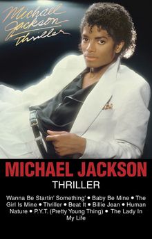 "Michael Jackson Thriller" in Handschrift oben, darunter Songtitel. Person im weißen Anzug, schwarzes Hemd, lockiges Haar.