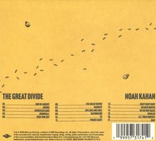 "The Great Divide" und "Noah Kahan" in großen Buchstaben, darunter eine Trackliste mit 17 Titeln. Kleine Ameisen oben.