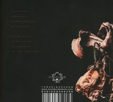 Texte: THE DAWN, ABYSMAL, SOMNILOQUIES, NACHTHEXE, AFTER DARK, TODESTRIEB, RESONANCE, TO THE TWILIGHT. Rechts verwelkte Blüte.