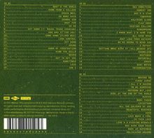 Auf einem grünen Hintergrund befinden sich Tracklisten für drei CDs, nummeriert und in gelben Buchstaben gegliedert.