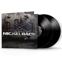 "The best of Nickelback Volume 1" steht auf einem Schallplattencover, das ein Tresordesign zeigt. Zwei Platten sind daneben.