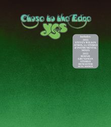 Text: "Close to the Edge", "Yes", "Includes: 2023 Steven Wilson Atmos", "Bernie Grundman Stereo Remaster". Grüner Farbverlauf.