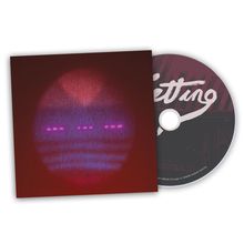 Schriftzug "Setting" auf CD mit abstrakter Kunst darauf, in Rot und Violett gehalten.
