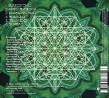 1. GUARDSTONES  
2. SPACE PLATFORM  
3. HARMONIC MIND  
Grüne, kaleidoskopische Kunst mit weißem geometrischen Muster.