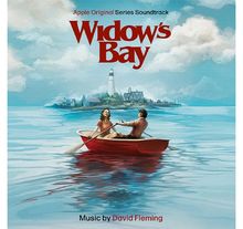 Text: "Apple Original Series Soundtrack, Widow's Bay, Music by David Fleming." Illustration: Zwei Menschen rudern in einem roten Boot; im Hintergrund ein Leuchtturm.