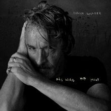 Texte: "Oliver Welter", "Das wird nix mehr". Schwarz-weißes Porträt eines nachdenklichen Mannes mit Kopf in der Hand.