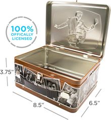 "100% Offically Licensed." Eine Metalldose in Form eines Koffers mit Elvis-Relief innen und Schwarz-Weiß-Fotos außen. 