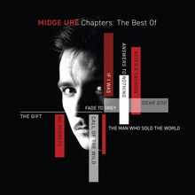 "MIDGE URE Chapters: The Best Of" mit Titelaufzählung auf Streifen, stilisiertes Porträt eines Mannes rechts.