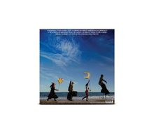 Text oben: "Carnaval de Rua", "The Mirror Maker". Eine Gruppe von Menschen läuft am Strand entlang, eine trägt eine Sonne, eine andere einen Mond.
