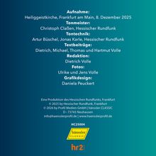 Text über Aufnahmeort und Datum, Tonmeister, Tontechnik, Textbeiträge, Redaktion, Fotos und Grafikdesign auf blauem Hintergrund.