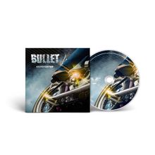 „BULLET“ und „KICKSTARTER“ sind die Texte. Ein Fuß tritt den Kickstarter eines Motorrads.