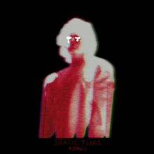 Text: "STATIC TEARS KOVACS". Eine geisterhaft wirkende Figur in Rot- und Weißtönen auf schwarzem Hintergrund.