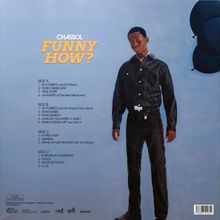 "CHASSOL FUNNY HOW?" mit Tracklist auf vier Seiten. Illustration eines Mannes in dunkler Kleidung auf blauem Hintergrund.