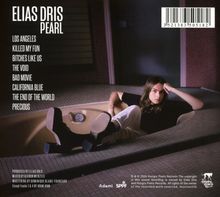 "Elias Dris, Pearl. Titel: Los Angeles, Killed My Fun, Bitches Like Us. Eine Person sitzt entspannt in einer Wanne."