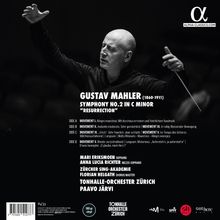 GUSTAV MAHLER: Symphony No. 2 in C minor "Resurrection". Dirigent dirigiert mit erhobenen Händen; ernster Ausdruck, Logo oben.