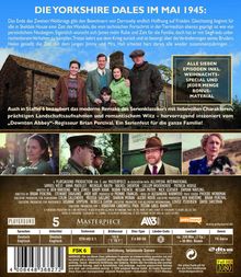 "Die Yorkshire Dales im Mai 1945: Das Ende des Zweiten Weltkriegs gibt Hoffnung auf Frieden. Auch in Staffel 6 bezaubert das Remake."