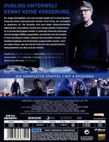 "DUBLINS UNTERWELT KENNT KEINE VERGEBUNG." Beschreibung eines tödlichen Bandenkriegs. Oben rechts ein Mann in Schwarz. Untertitel: "DIE KOMPLETTE STAFFEL 1 MIT 8 EPISODEN." Bilder von Charakteren darunter.