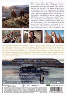 Texte: "Gemeinsam mit ihren drei Kindern..."; "Dem vielfach preisgekrönten Regisseur..."; "Extras: Trailer Filmlänge: ca. 105 Minuten...".

Beschreibung: Oben ein Bild von Menschen in der Natur; unten Fotos von Familie und Fahrzeugen. 