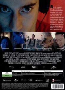 Ein junger Mann mit Kopfhörern, darüber Text über einen Verkäufer, der einen Popstar trifft und die Risiken der Freundschaft.