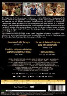 Text: "Ein surreales Fest für die Augen. Filmdienst.de" und weitere Beschreibungen dieses Films. Oben drei Filmszenen.