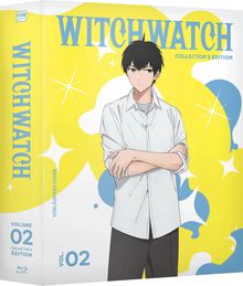"WITCHWATCH" und "VOLUME 02" auf gelbem Hintergrund. Ein junger Mann in weißem Hemd steht mit verschränkten Armen.