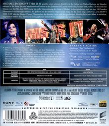 Texte beschreiben "Michael Jackson's This Is It", Bonusmaterial und BD-exklusive Inhalte. Oben sind drei Aufnahmen von Michael Jackson.