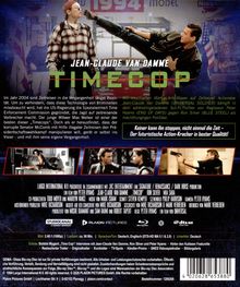 "JEAN-CLAUDE VAN DAMME TIMECOP" in großen Buchstaben. Eine Kampfszene mit einem fliegenden Tritt.