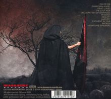 Songtitel sind aufgelistet. Eine vermummte Gestalt hält eine rote Flagge vor düsterem, baumreichem Hintergrund.