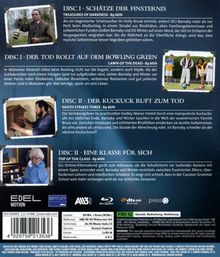 "DISC I - SCHÄTZE DER FINSTERNIS", "DISC I - DER TOD ROLLT AUF DEM BOWLING GREEN", "DISC II - DER KUCKUCK RUFT ZUM TOD", "DISC II - EINE KLASSE FÜR SICH".