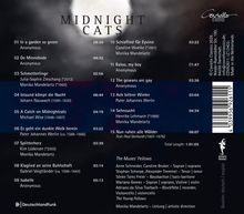 "Midnight Cats", 15 Musikstücke mit Künstlernamen und Zeiten. Ein Logo und ein Vollmond im Hintergrund.