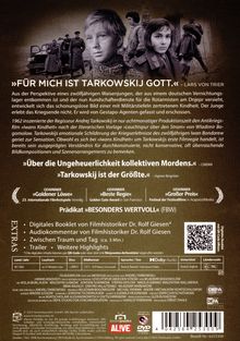 »FÜR MICH IST TARKOWSKIJ GOTT.« - Lars von Trier. Schwarz-Weiß-Bild von Kind und zwei Erwachsenen in Winterkleidung.