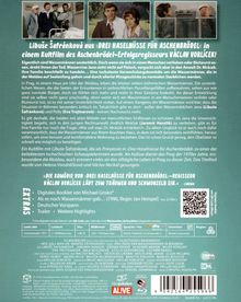 Text oben: Libuše Šafránková aus (...) - HINWEIS: Text mit Spoilern, bitte bei Bedarf anfragen. Unten: Czech Republic/Slovakia / 1974 / (...)

Beschreibung: Ein DVD-Cover in Grün- und Blautönen. Oben sind Bilder von Filmszenen, darunter ein längerer Textblock über die Handlung. Darunter befinden sich Extras und Produktionsdetails. Es gibt ein QR-Code und Logos verschiedener Firmen.