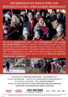 Ein überzeugter Single wird von weihnachtlichem Liebeszauber überrascht. Menschen singen in Weihnachtskleidung.
