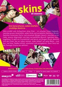 Text: "skins all seasons. Drei Generationen, sieben Staffeln, unzählige Abstürze. BONUS: Behind the Scenes, Video Diaries, Unseen Skins und vieles mehr!" 

Visuelle Elemente: Collage von jugendlichen Charakteren im urbanen Stil.